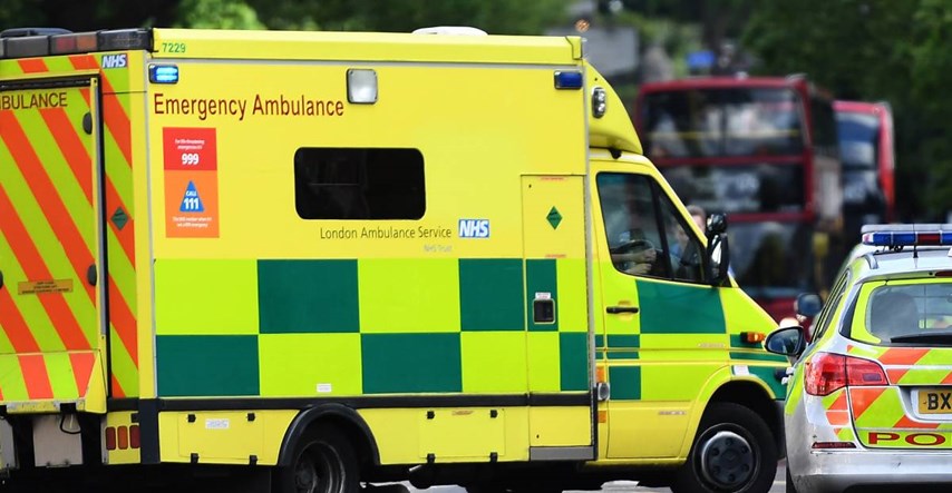 Vozilo hitne pomoći u Engleskoj udarilo desetogodišnju curicu, bori se za život